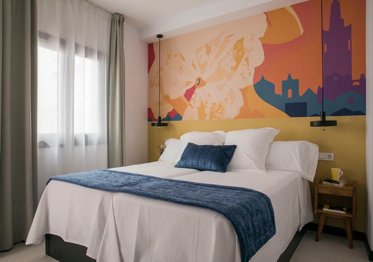 Feria Pool & Luxury Apartment Seville Ngoại thất bức ảnh