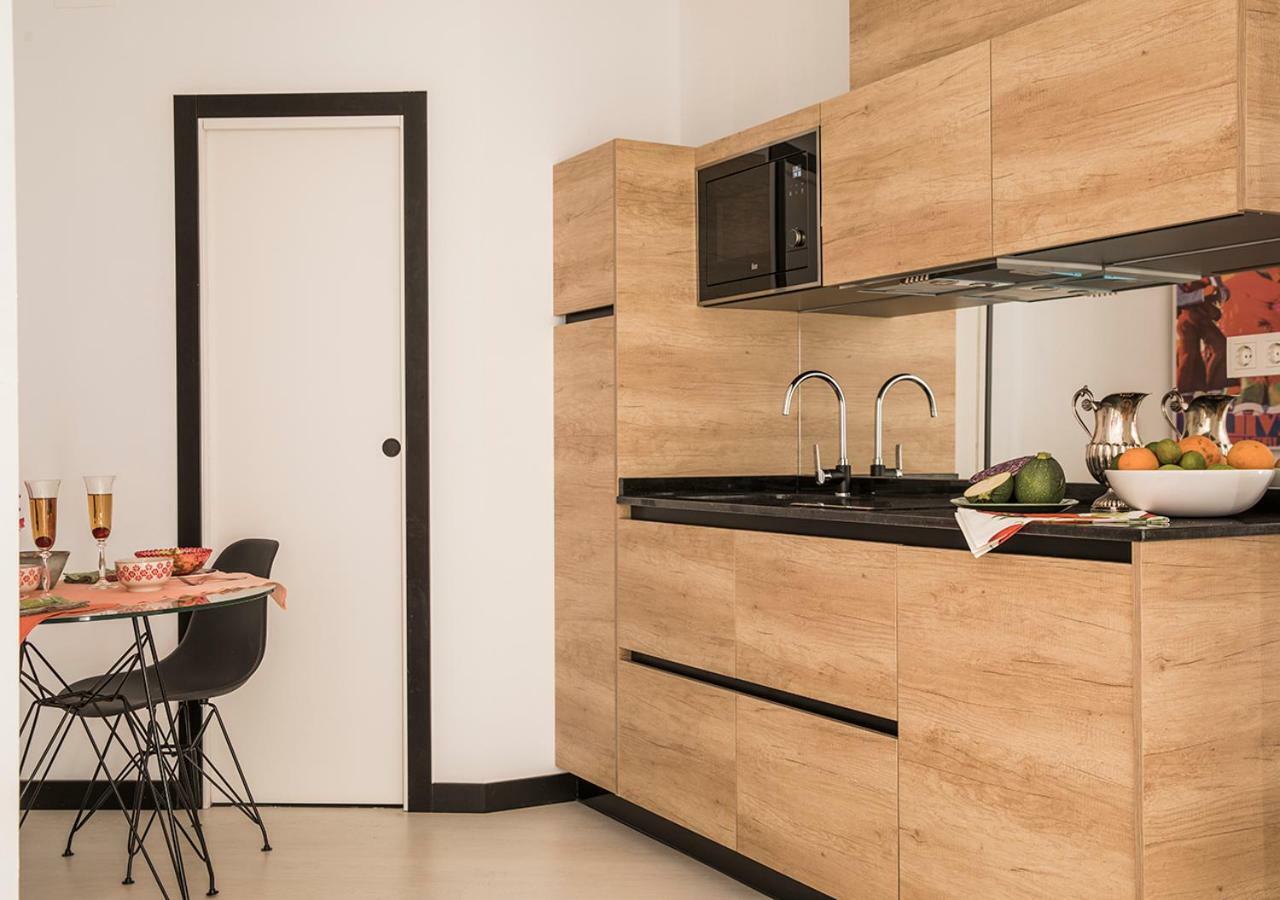 Feria Pool & Luxury Apartment Seville Ngoại thất bức ảnh