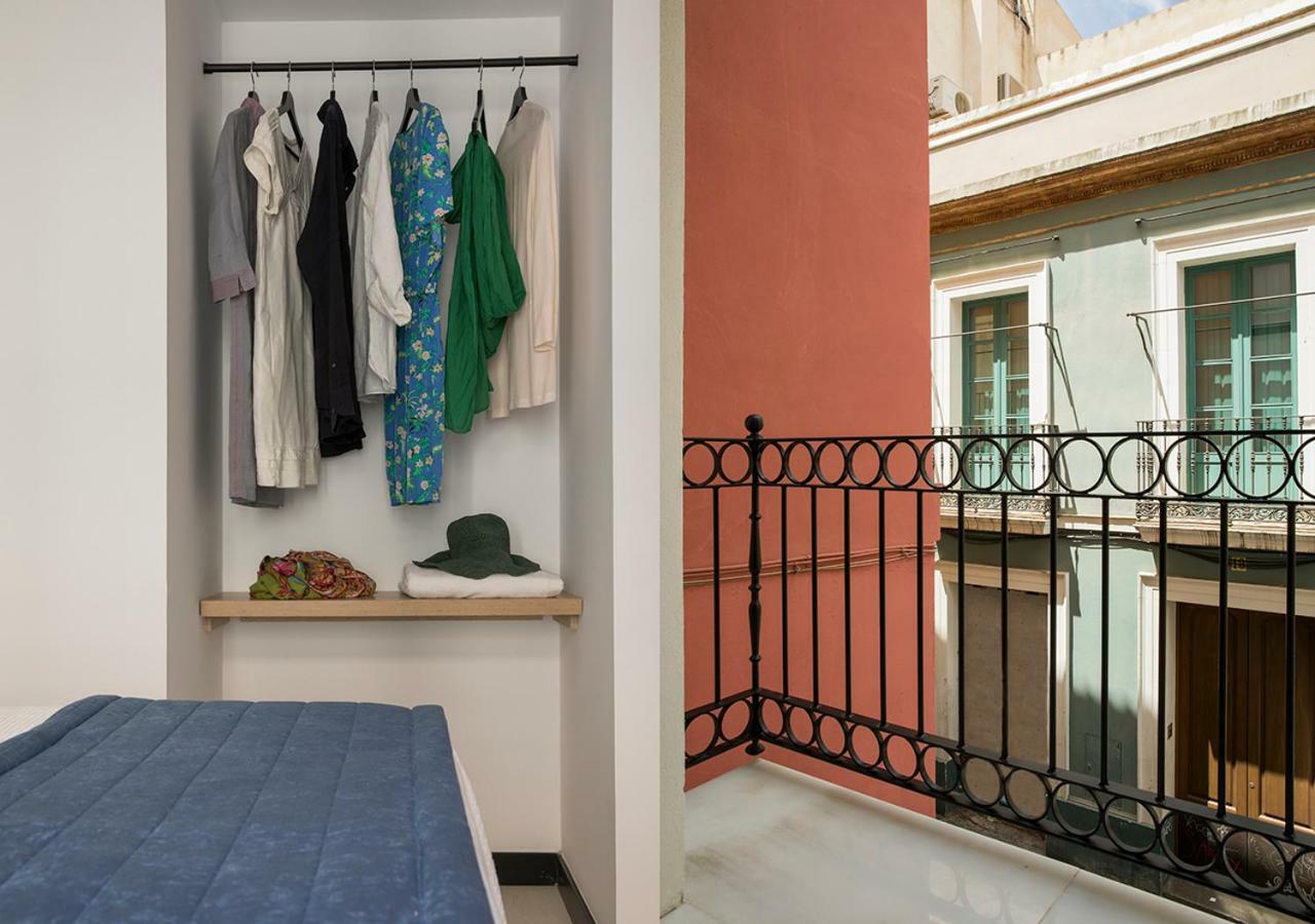 Feria Pool & Luxury Apartment Seville Ngoại thất bức ảnh