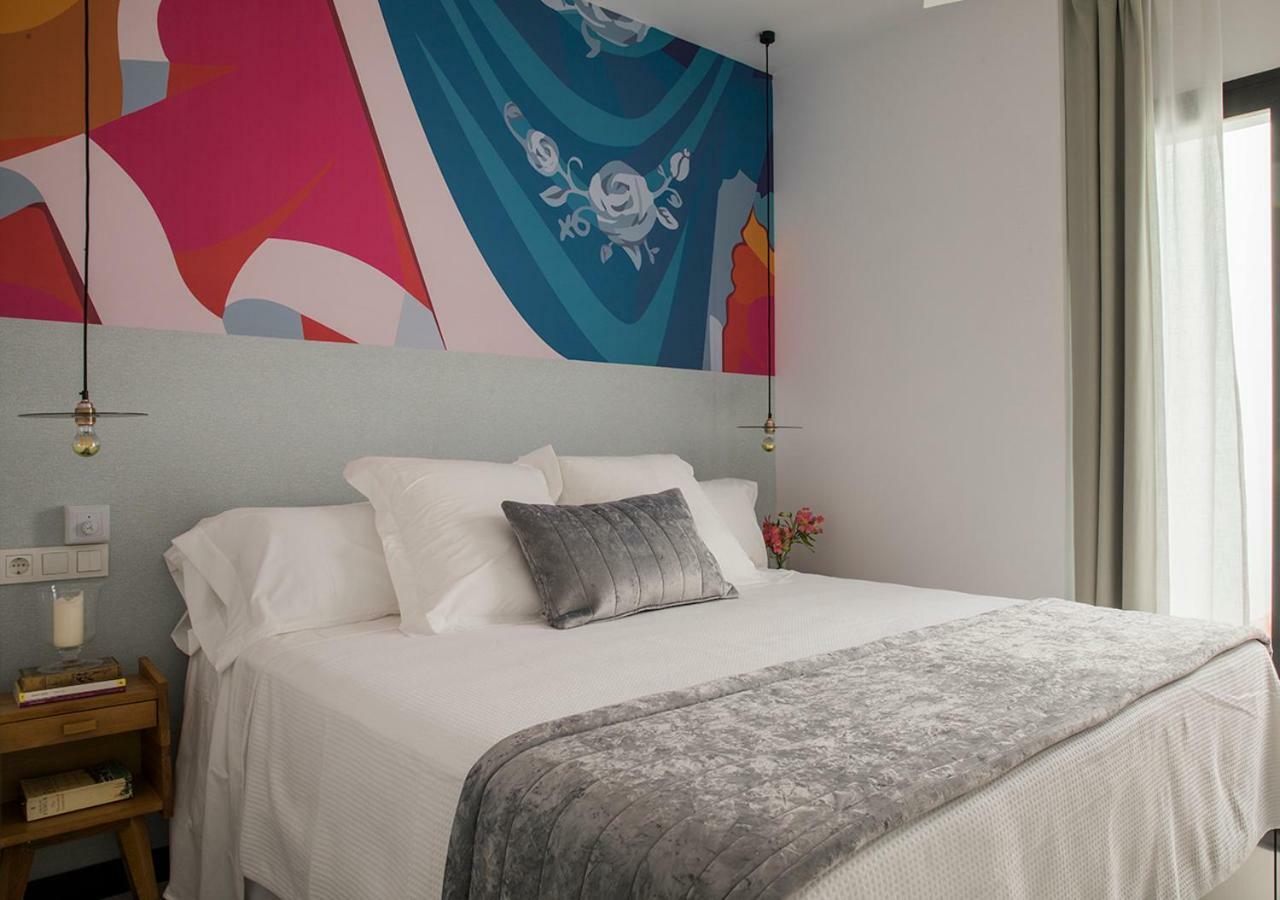 Feria Pool & Luxury Apartment Seville Ngoại thất bức ảnh