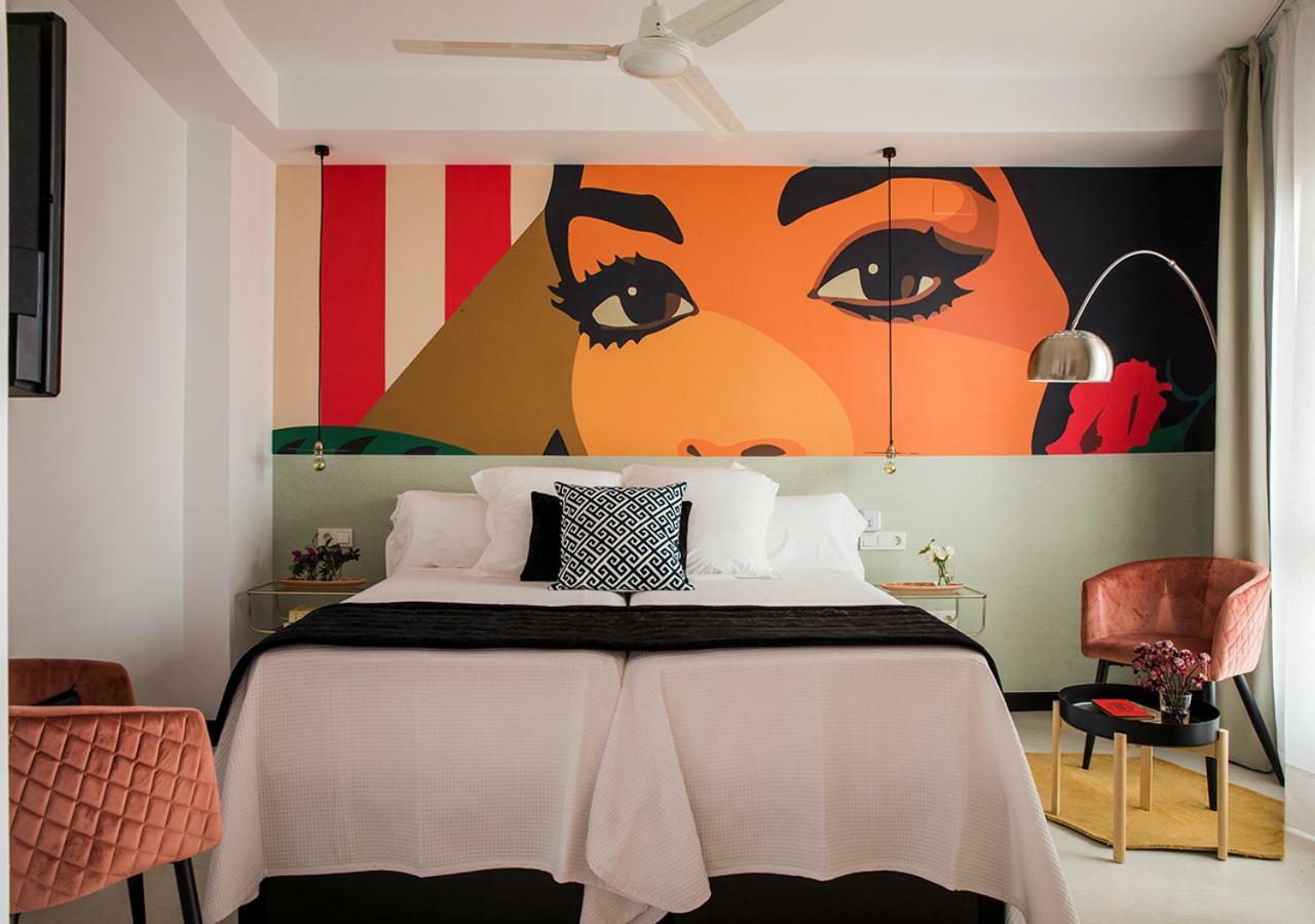 Feria Pool & Luxury Apartment Seville Ngoại thất bức ảnh