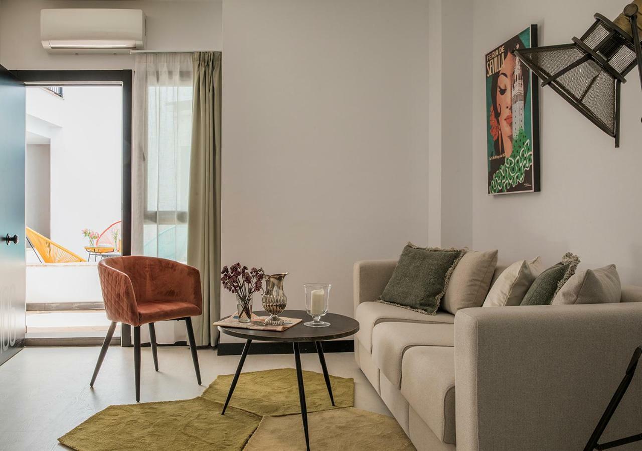 Feria Pool & Luxury Apartment Seville Ngoại thất bức ảnh