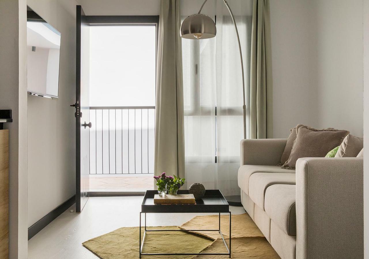 Feria Pool & Luxury Apartment Seville Ngoại thất bức ảnh
