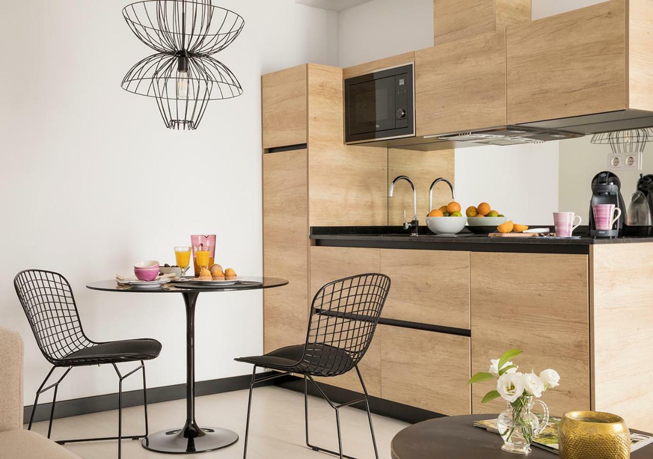 Feria Pool & Luxury Apartment Seville Ngoại thất bức ảnh