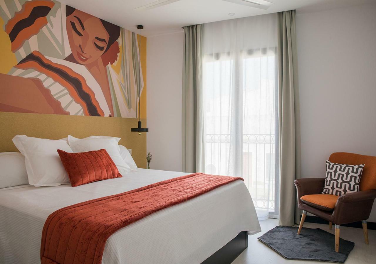 Feria Pool & Luxury Apartment Seville Ngoại thất bức ảnh