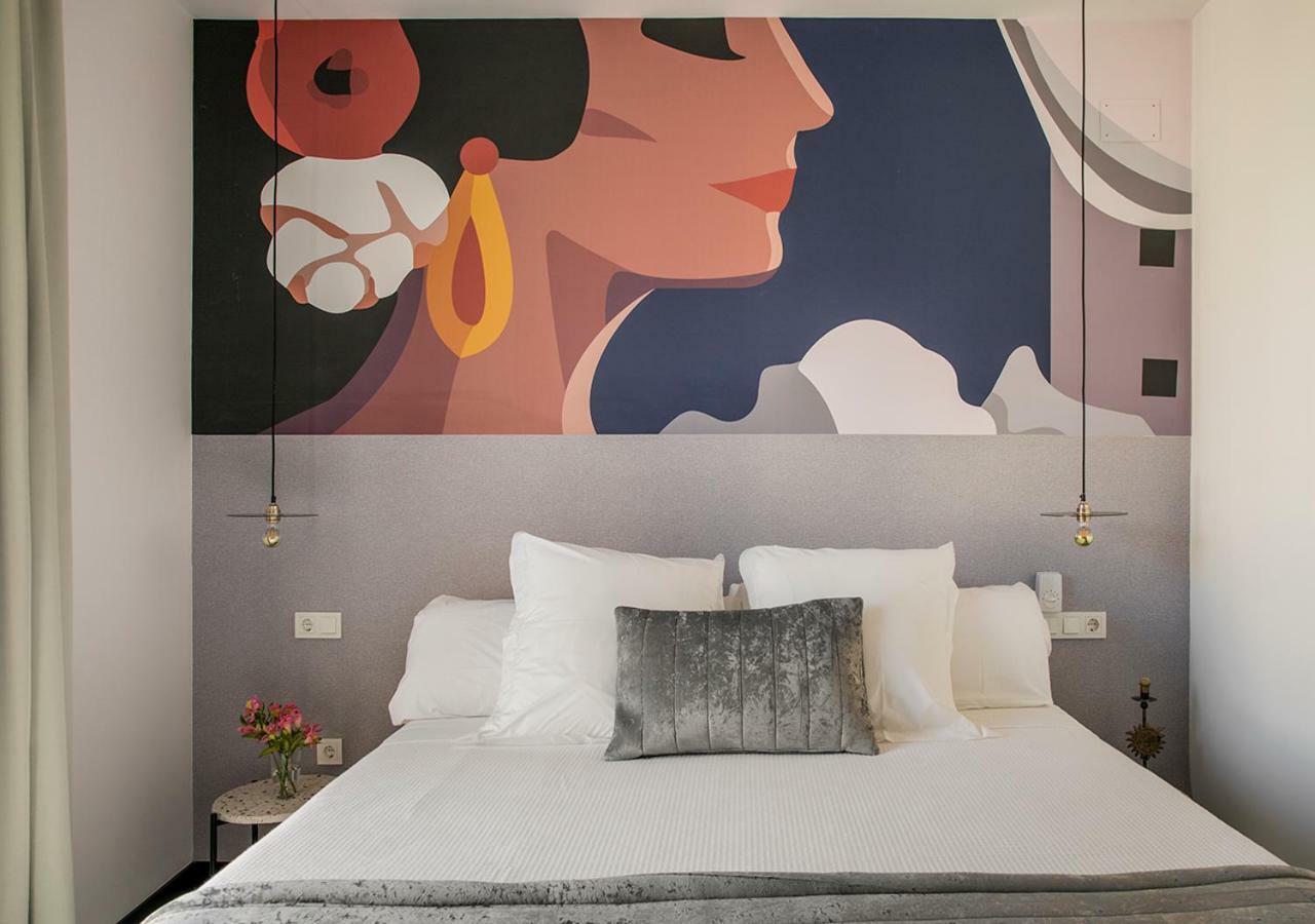 Feria Pool & Luxury Apartment Seville Ngoại thất bức ảnh
