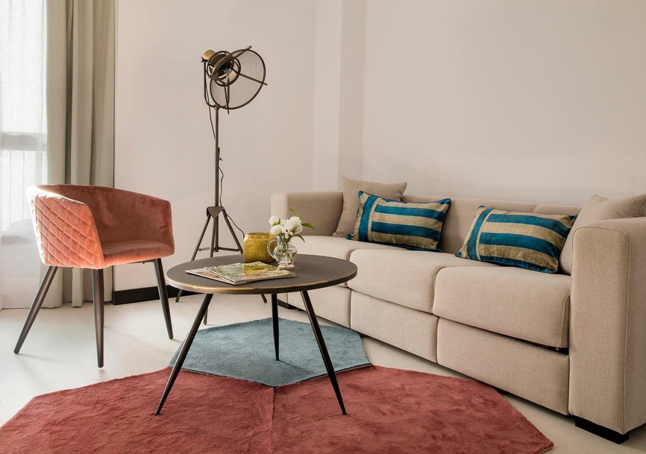 Feria Pool & Luxury Apartment Seville Ngoại thất bức ảnh